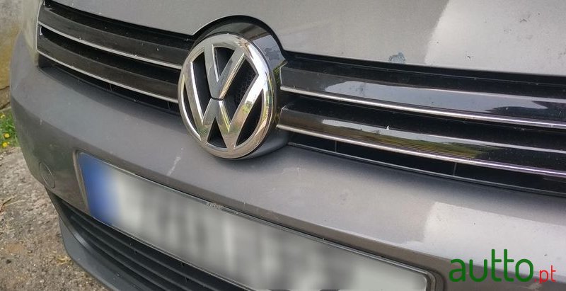 2011' Volkswagen Golf 1.6 Tdi Edition photo #3