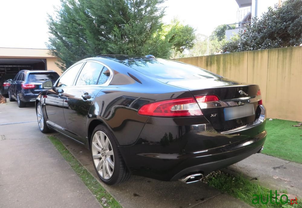 2009' Jaguar XF photo #4