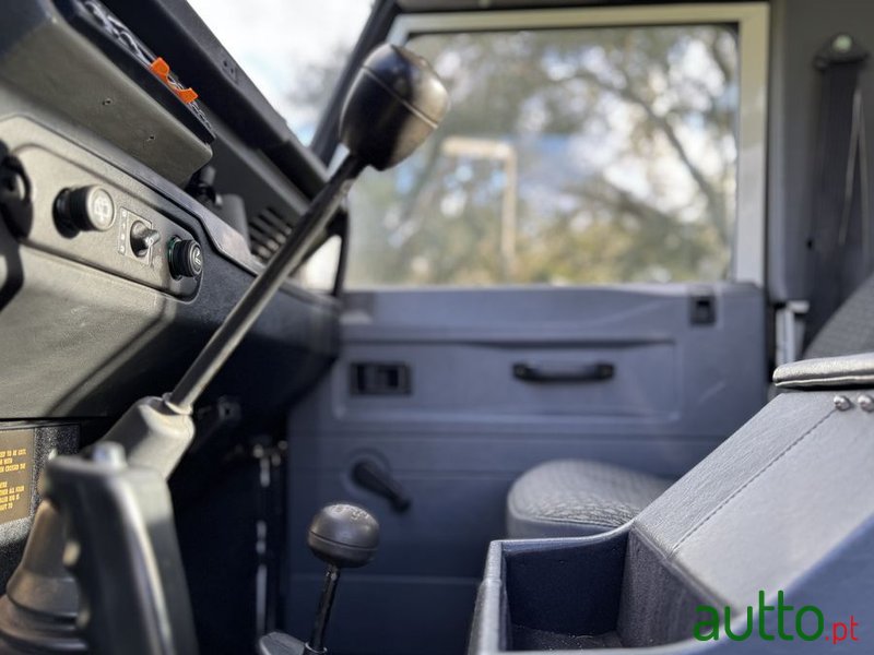 1998' Land Rover Defender 90 2.5 Tdi Metal Top photo #6