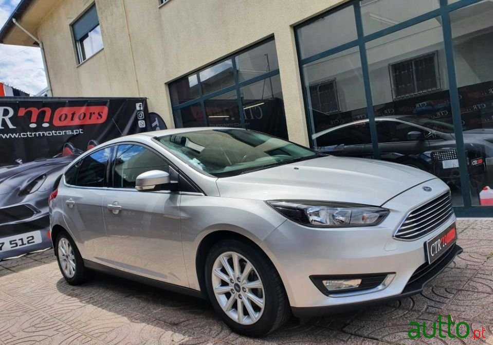 2015' Ford Focus photo #5