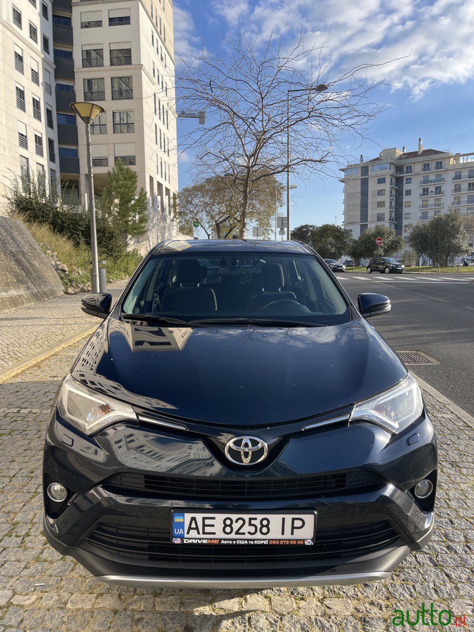 2018' Toyota RAV4 photo #3