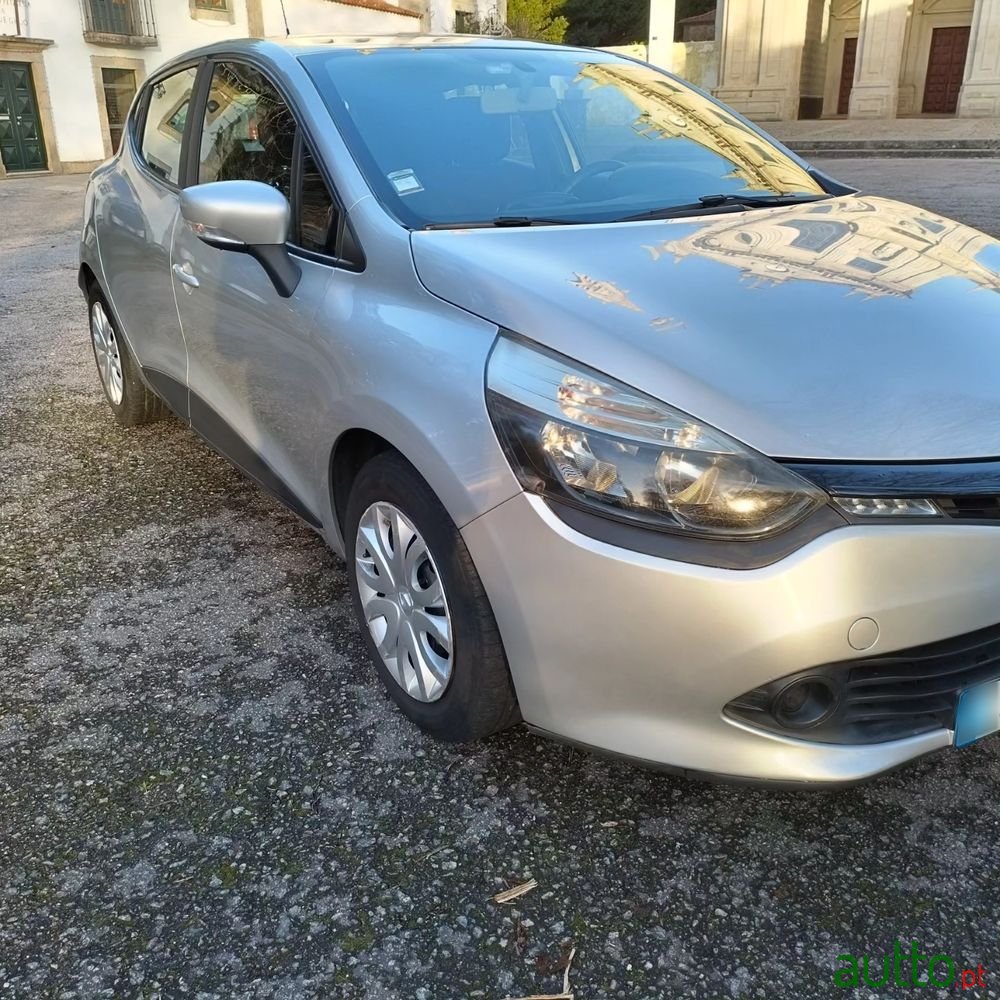 2013' Renault Clio photo #4