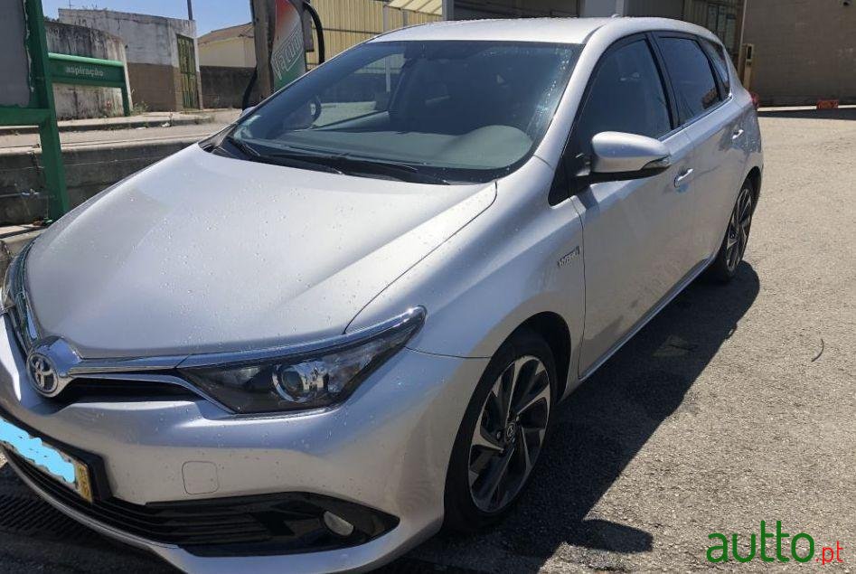 2016' Toyota Auris photo #1