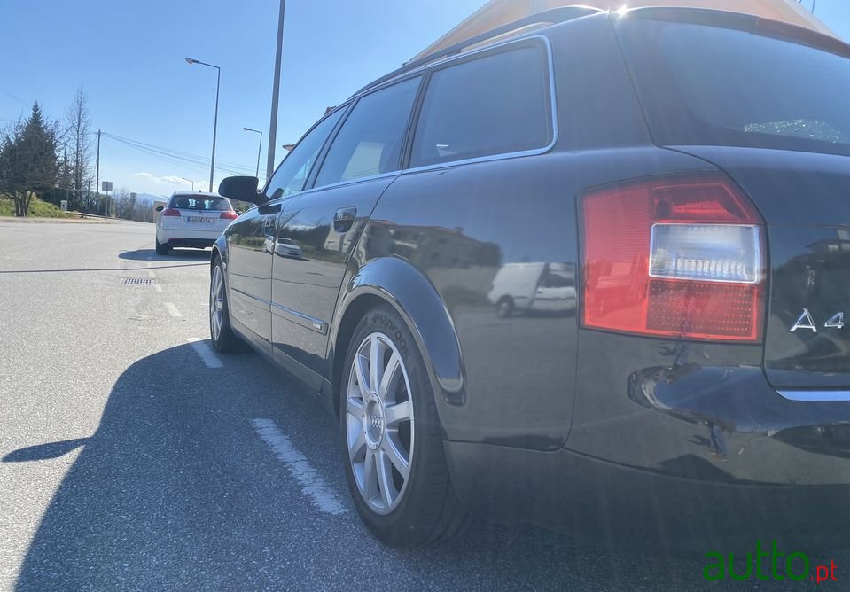 2004' Audi A4 Avant photo #6
