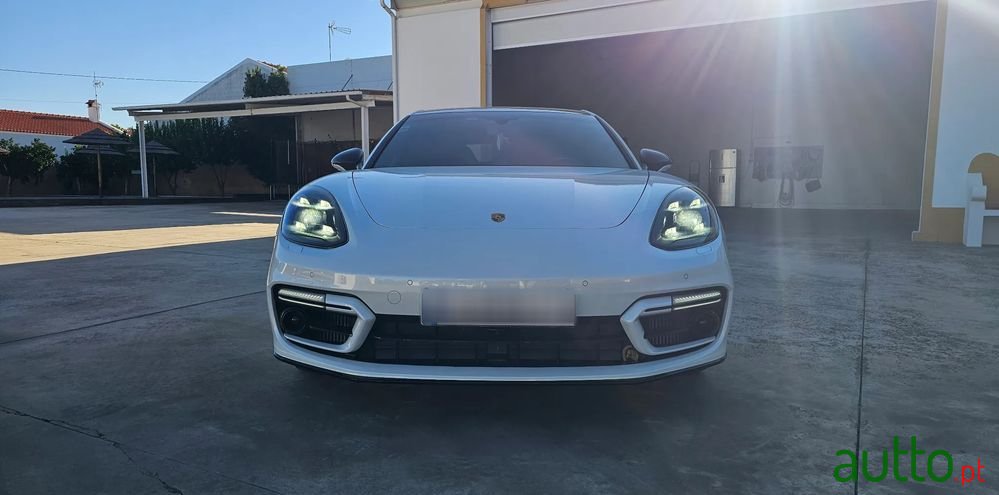 2017' Porsche Panamera Sport Turismo photo #5