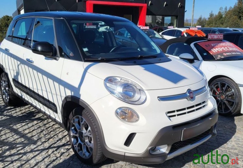 2013' Fiat 500L photo #5