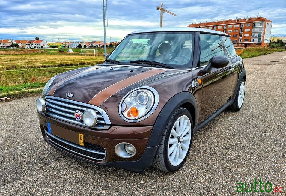2010' MINI Cooper photo #5