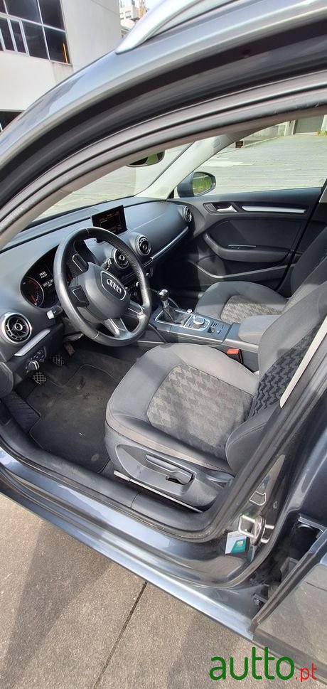 2013' Audi A3 Sportback photo #5