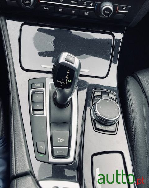 2016' BMW 520 photo #5