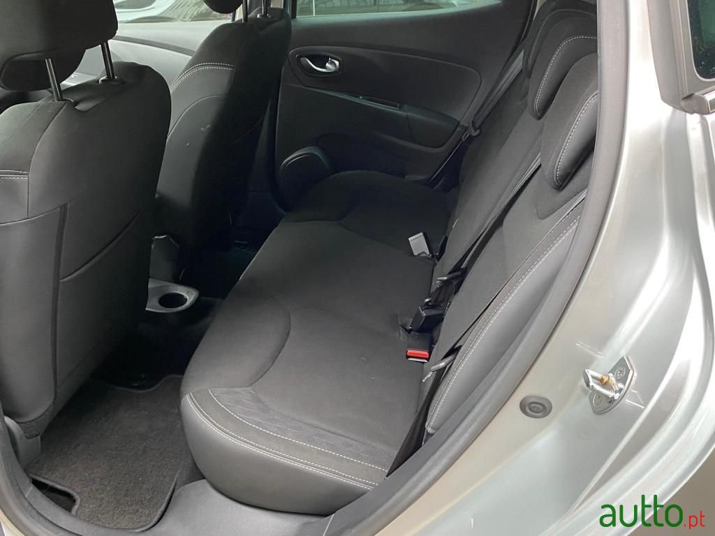 2019' Renault Clio photo #2