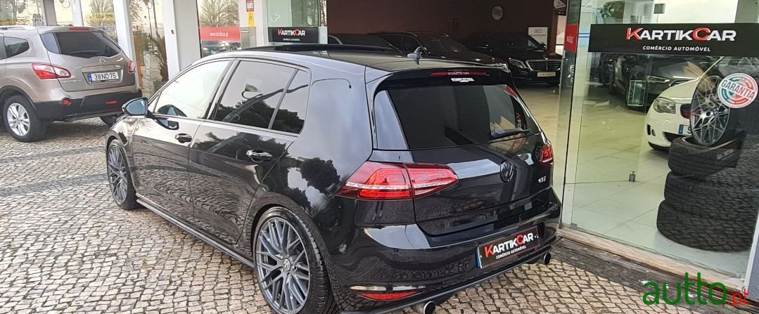 2015' Volkswagen Golf photo #2