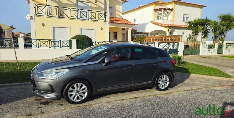 2013' Citroen DS5 photo #1