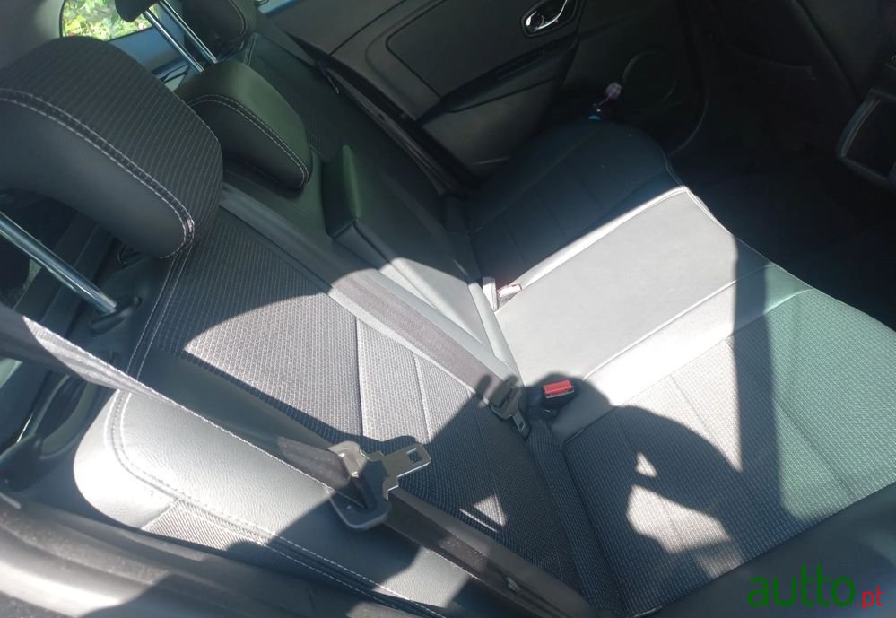 2014' Renault Megane Break photo #4