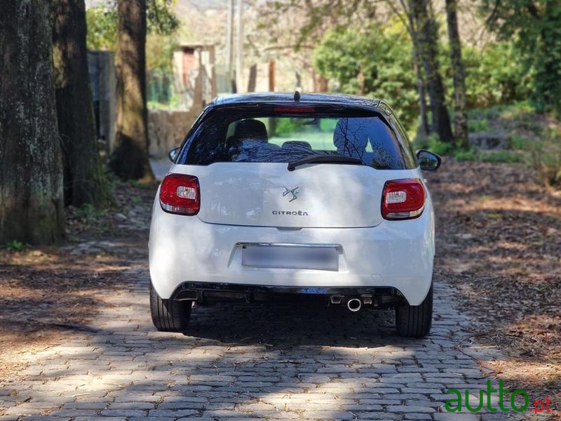 2013' Citroen DS3 1.2 Vti So Chic photo #5