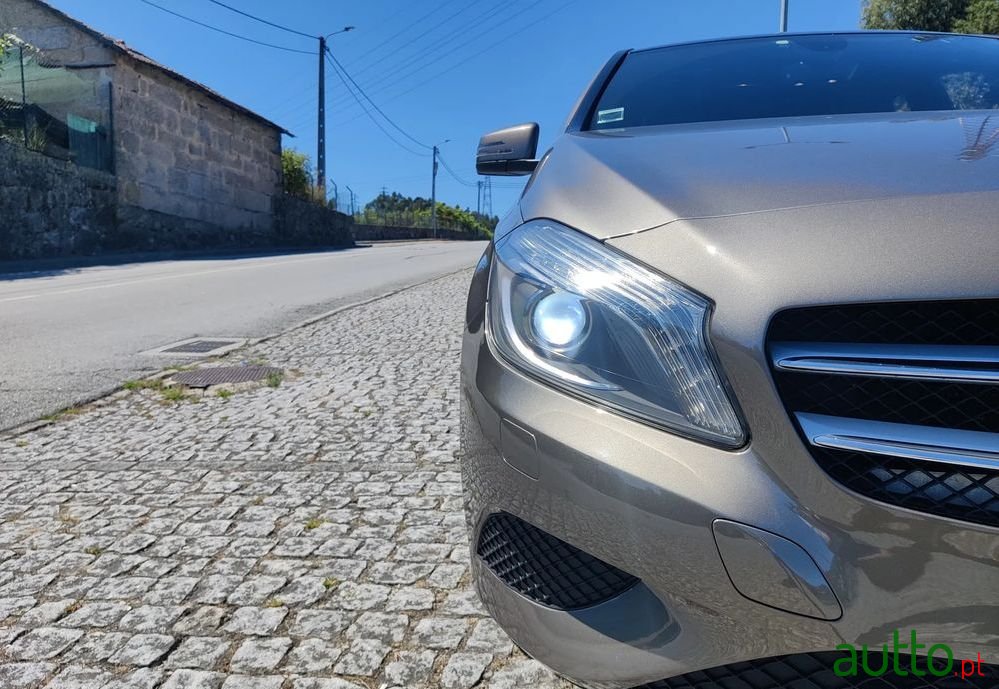 2013' Mercedes-Benz Classe A photo #5