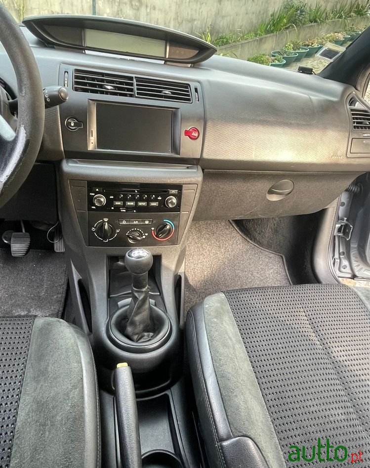 2010' Citroen C4 photo #6