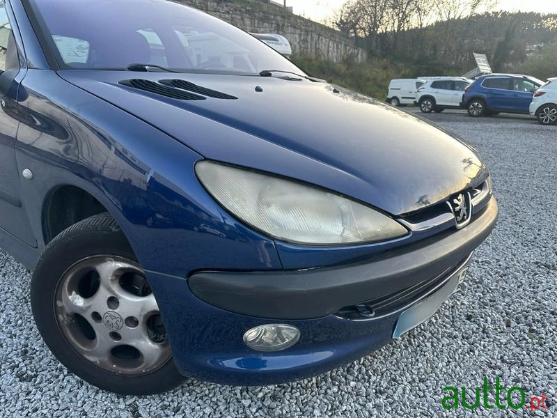 2002' Peugeot 206 photo #2