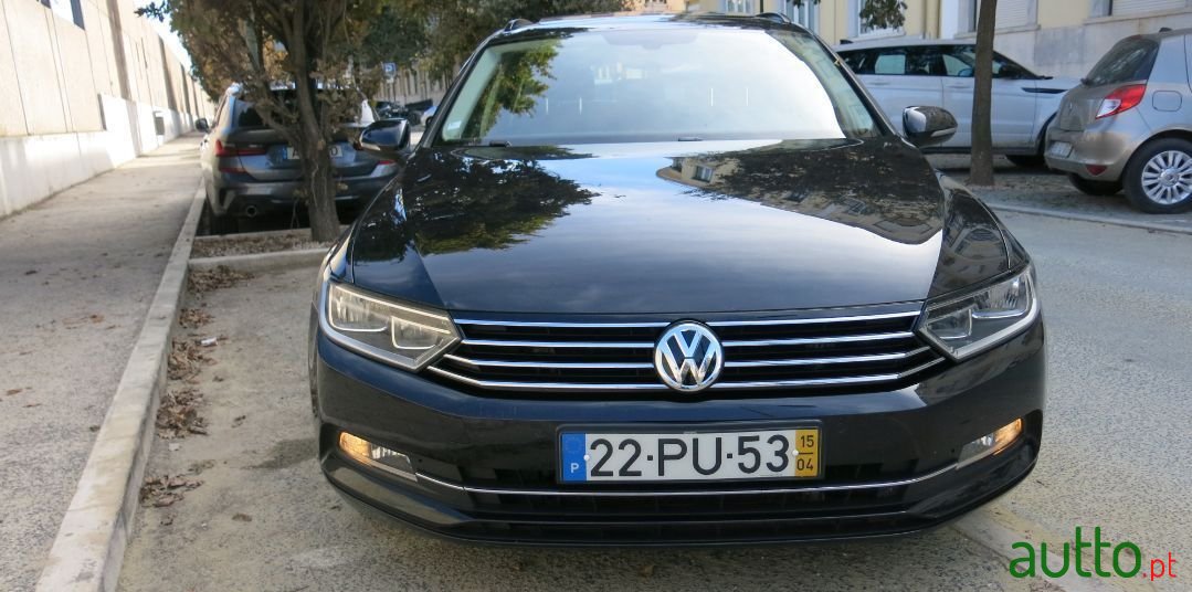 2009' Volkswagen Passat Variant photo #6