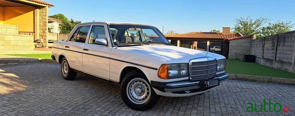1982' Mercedes-Benz 240 photo #1