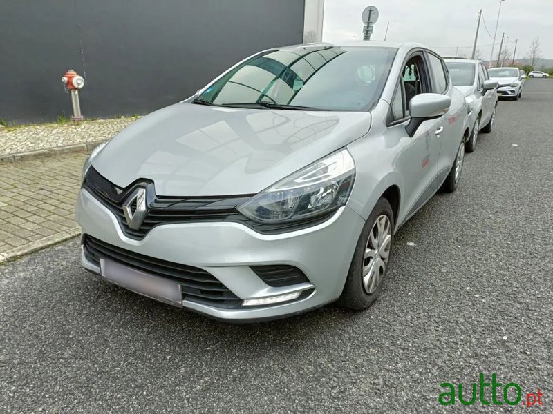 2019' Renault Clio photo #1