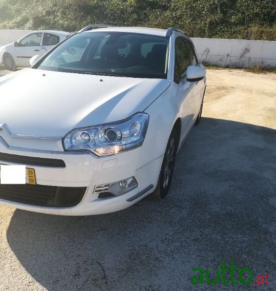 2010' Citroen C5 Tourer photo #3