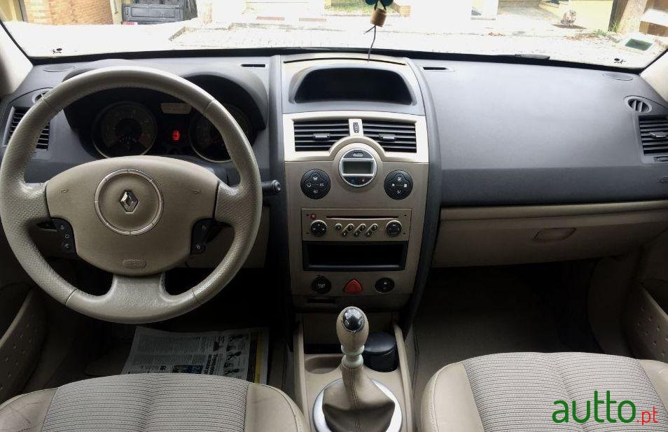 2006' Renault Megane Break photo #3