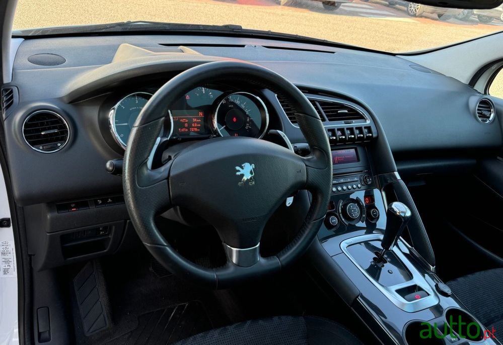 2012' Peugeot 3008 photo #2