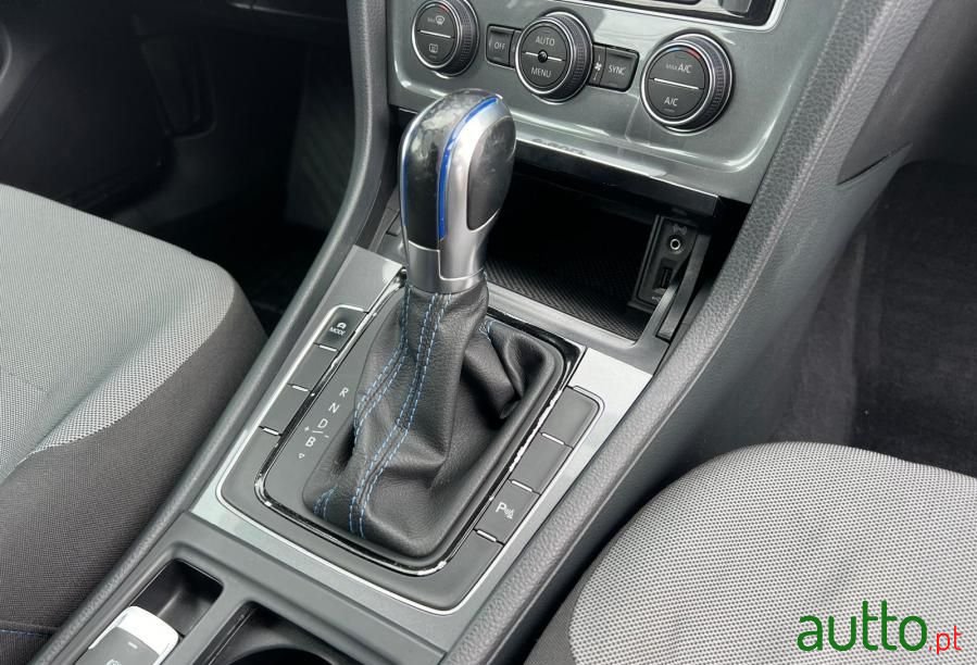 2015' Volkswagen e-Golf Ac/Dc photo #6