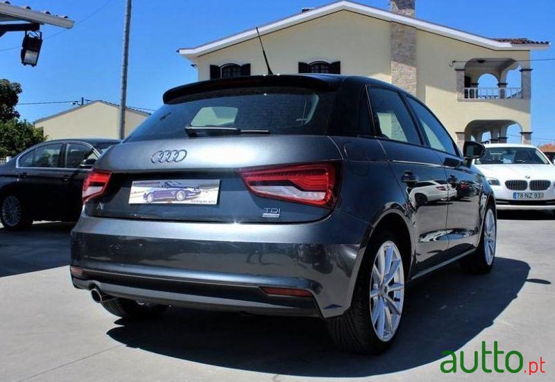 2015' Audi A1 Sportback photo #2