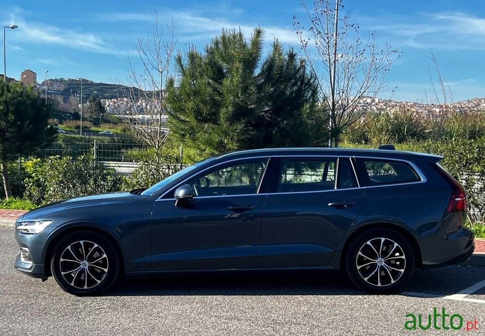 2020' Volvo V60 photo #4