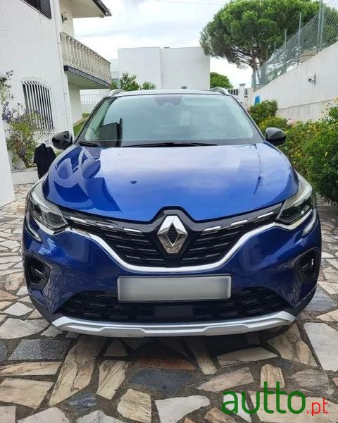 2020' Renault Captur photo #1