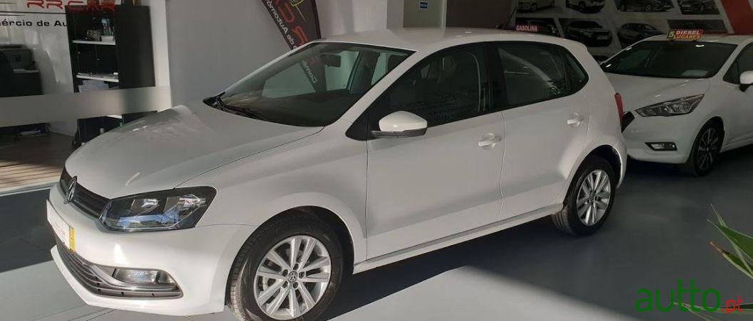 2017' Volkswagen Polo 1.4 Tdi Confortline photo #1