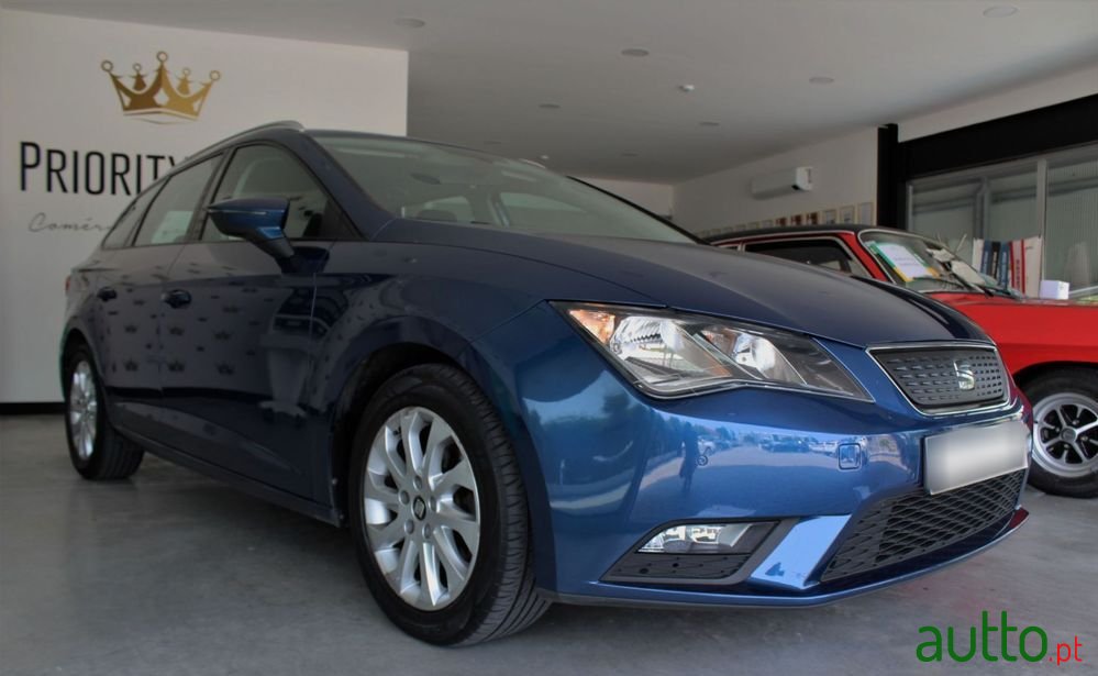 2015' SEAT Leon St photo #2