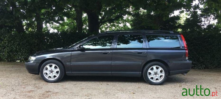 2002' Volvo V70 2.4 D5 photo #3