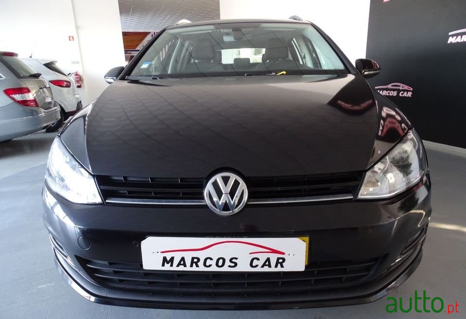 2016' Volkswagen Golf Variant photo #2