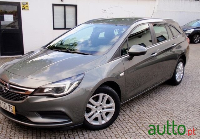 2017' Opel Astra Sports Tourer photo #1