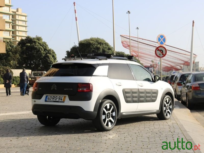 2016' Citroen C4 Cactus photo #2