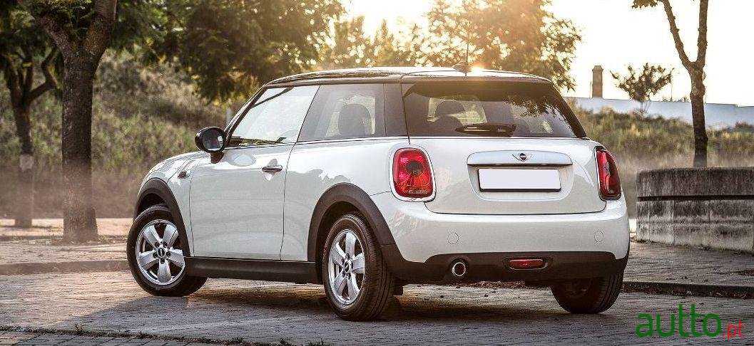 2014' MINI Cooper photo #2