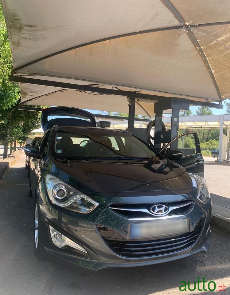 2012' Hyundai i40 Sw photo #5