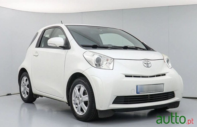 2010' Toyota iQ 1.0 Vvt-I 2 Ep photo #2