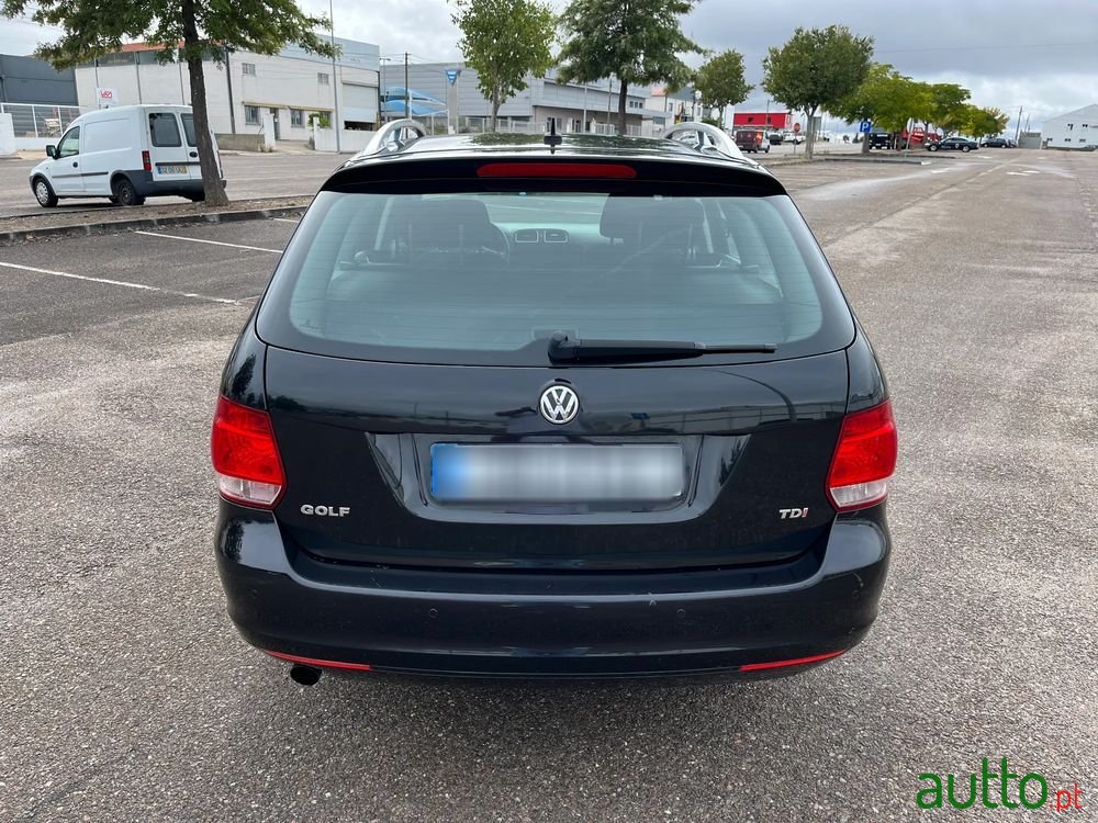 2010' Volkswagen Golf Variant photo #4