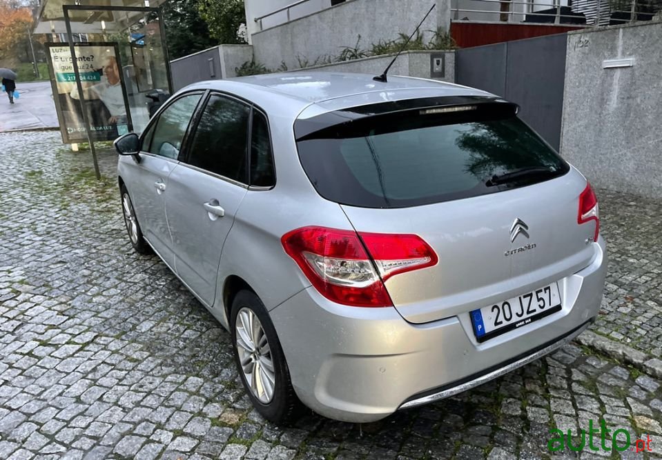 2011' Citroen C4 photo #4