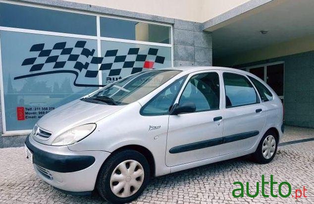 2001' Citroen Xsara-Picasso 1.6 Sx photo #1