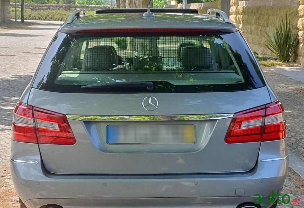 2010' Mercedes-Benz E 350 photo #6