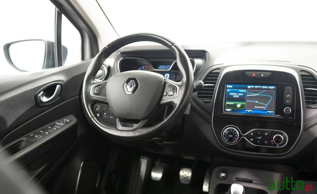 2019' Renault Captur photo #6