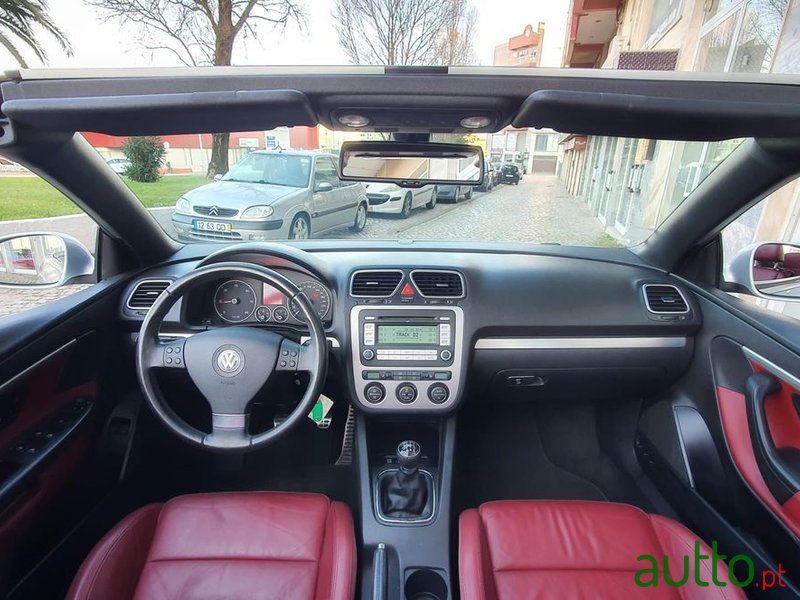 2007' Volkswagen Eos photo #5