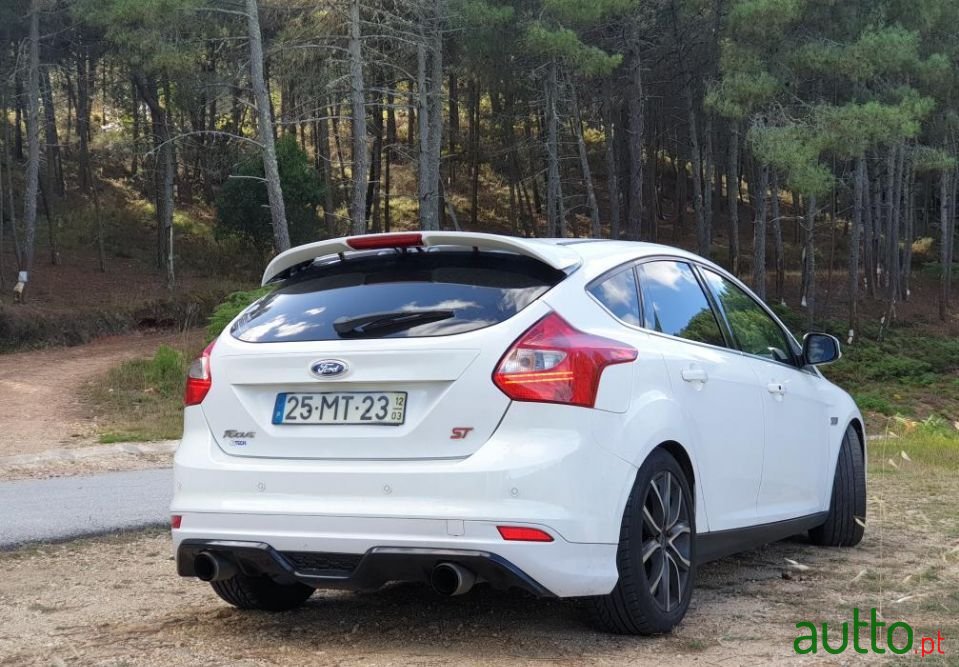 2012' Ford Focus photo #4