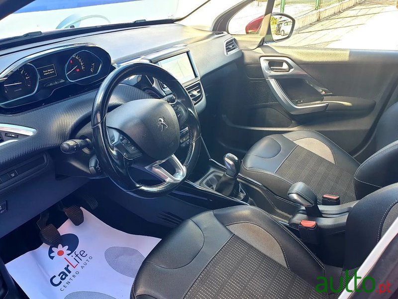 2018' Peugeot 2008 photo #4