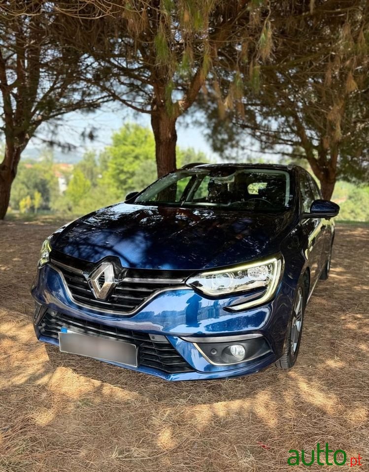 2020' Renault Megane photo #1