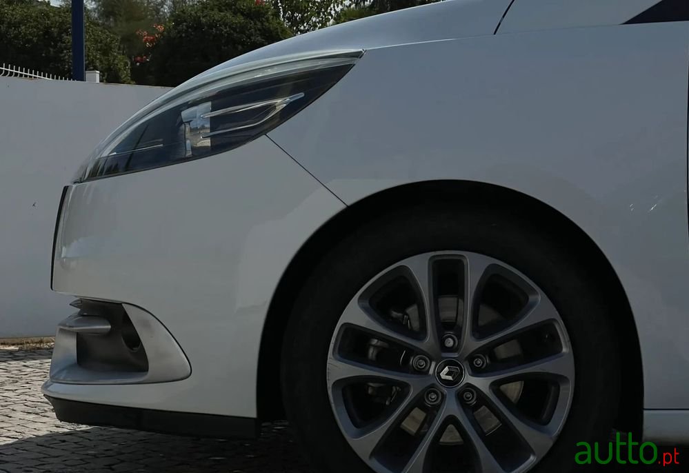 2013' Renault Scenic 1.5 Dci Sport Ss photo #4